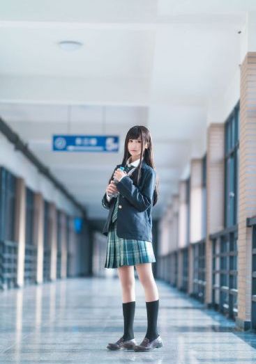 摸进她内裤里疯狂揉她的_国产在线观看