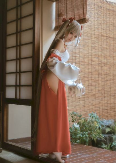 美女穿C字裤的视频_720免费在线观看