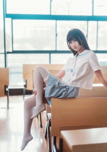 美女课体艺术西西课体_BD高清完整版