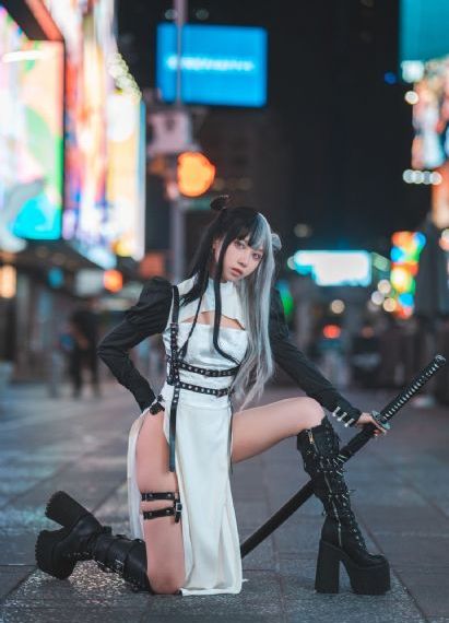 a级午夜精华_粤语中字在线观看