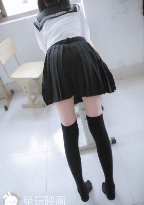 娇喘呻吟摸她奶头高H多人_蓝光免费播放