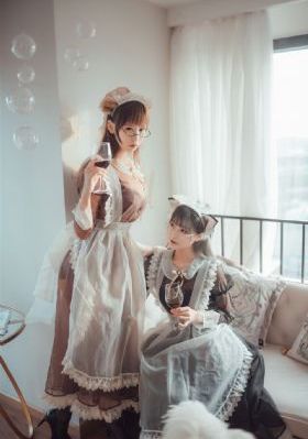 老爷含着她粉嫩的小奶头电影_BD英语电影完整版
